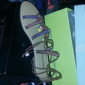 City Classic Lace up Sandals.  NEW 8.5